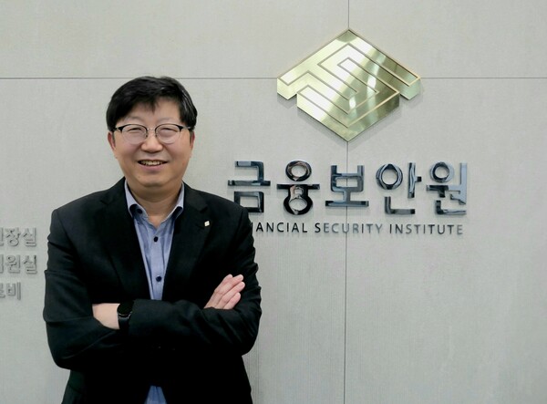 박상원 금융보안원장은 금융회사가 정해진 규제만 준수하는 소극적 자세에서 벗어나 자율 보안대책을 마련하고 이를 개선하는 선순환 구조를 만드는 것이 중요하다고 말했다/한재희 기자