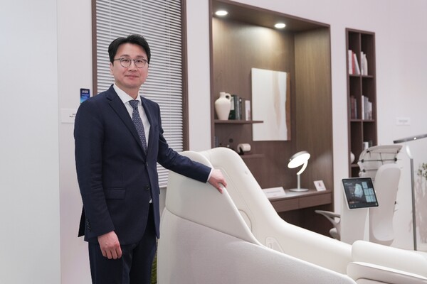 세라젬 이환성 회장, 이경수 대표를 성인양자로 입양하며 경영권 승계 추진