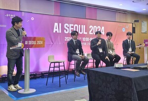 신진우 교수 "기술 융합과 연구 발전을 도모하는 첫 단추가 되길" [AI SEOUL ... - 뉴스 썸네일 이미지