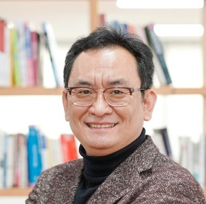 크기의 배신, AI가 작아질수록 똑똑해지는 이유 ﻿[정원훈의 AI 트렌드... - 뉴스 썸네일 이미지