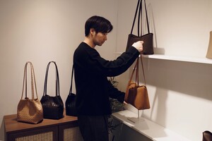 "소통으로 매출 50% 성장"... 日 여심 사로잡은 '모노로우' - 뉴스 썸네일 이미지