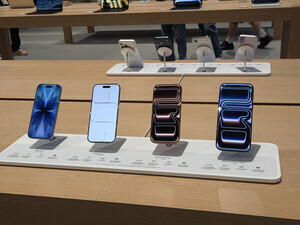 아이폰18, 베젤 벗는다...삼성D, '4면 커브드 OLED' 공급 전망 - 뉴스 썸네일 이미지