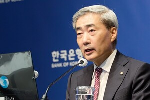 한은 총재 “물가안정 확신 때까지 대응”… 추가 인상 가능성