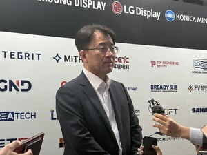 삼성D <b>이청</b> "<b>칩플레이션</b>에 하반기 더 어렵다"…폴더블 OLED는 자신