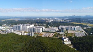 반도체 쏠림에 디스플레이 반격…LGD, 계약학과 입시 설명회 개최