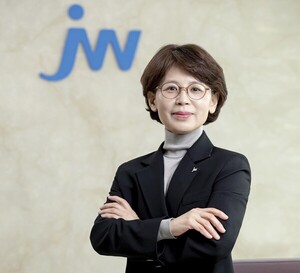 ‘연구자 CEO’ 함은경 첫 시험대… JW중외 통풍신약 3상 청신호