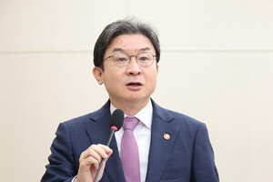 금융위원장 “주택공급은 지원… 가계부채 관리기조 불변”