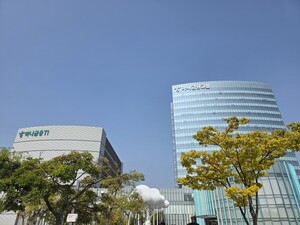 하나금융 ‘청라 시대’ 떠받치는 IT…9년 전 서버에서 지금은 AI까지 [르포]
